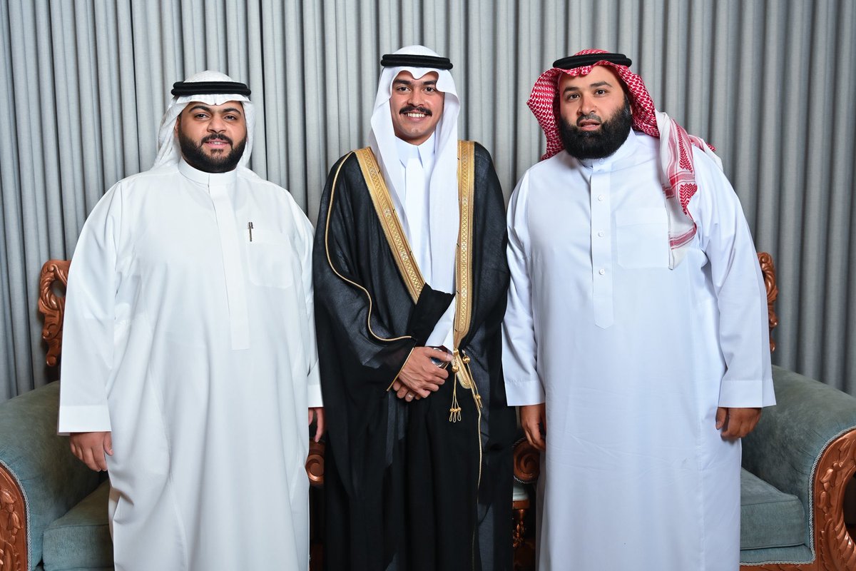 Aljandal_Fc's tweet photo. مجلس إدارة نادي الجندل يشاركون عضو المركز الإعلامي أ: أمين علي في حفل زواجه ❤️💜

#نادي_الجندل https://t.co/Dlt2ecG0Es