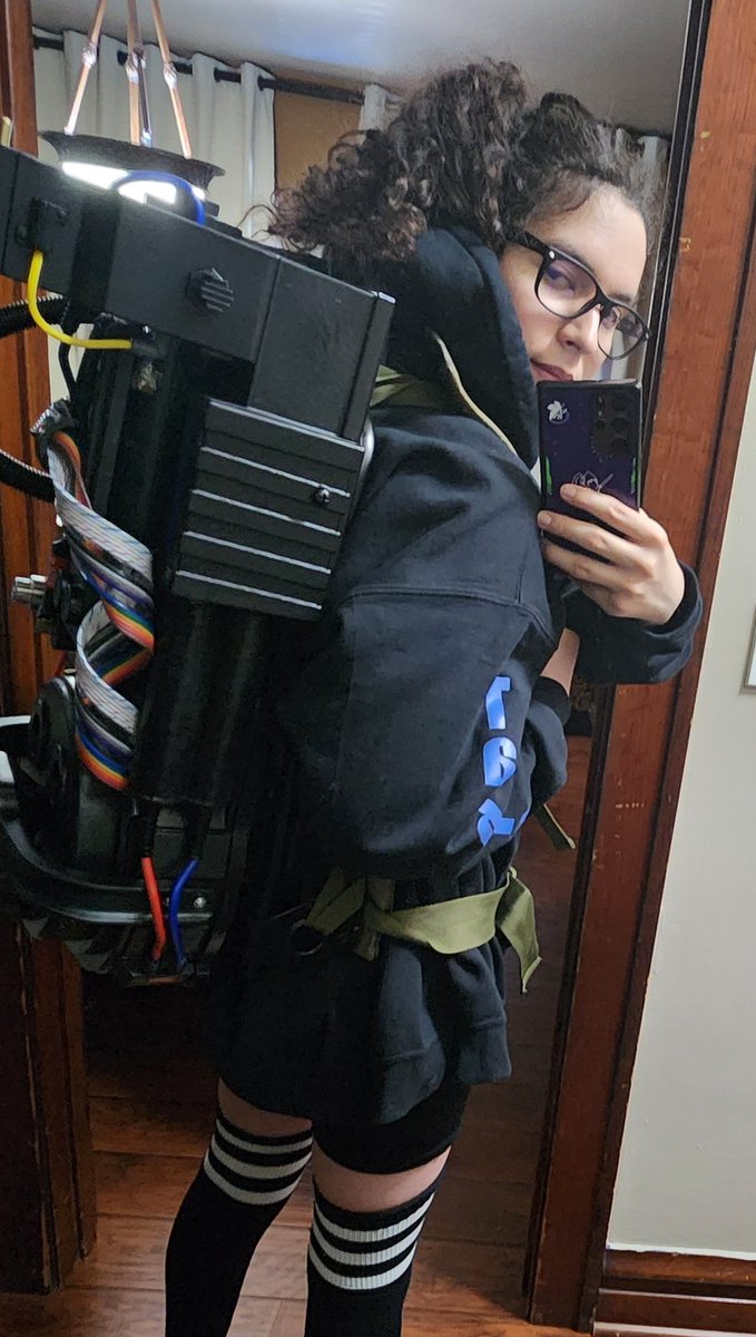imRwbee's tweet photo. What? Never seen a girl with a nuclear accelerator on their back before? https://t.co/WzimMPbmAv