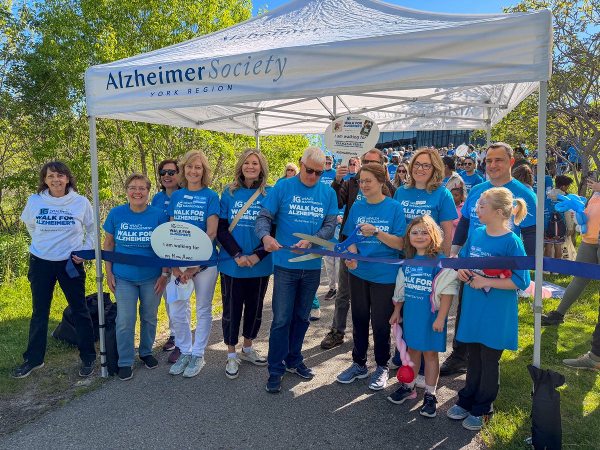 MichaelParsa's tweet photo. Great to join the #IGWalkforAlz in Oak Ridges this morning to support individuals living with dementia, their families and caregivers.
Thank you to Kari, the team, all the volunteers and to everyone who helped to raise more than $164,000 for today's walk!
@ASYork1
#AuroraOakRidgesRichmondHill