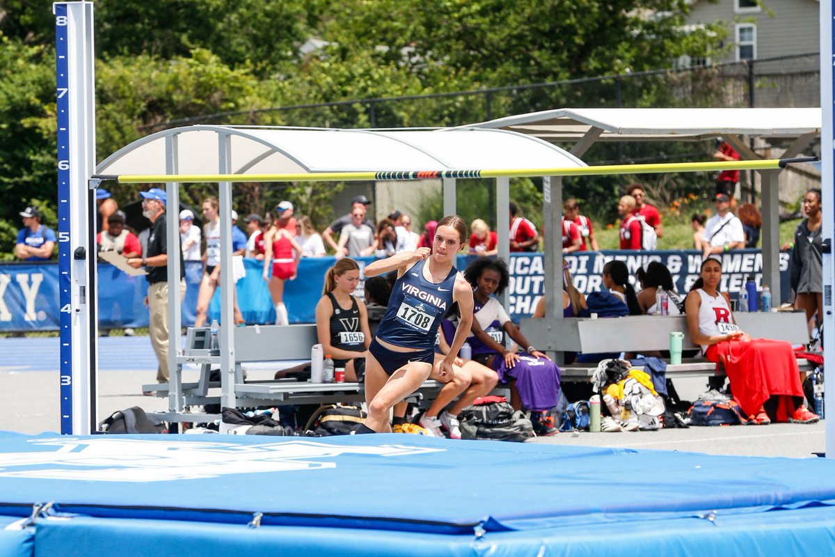 UVATFCC's tweet photo. Setting a high bar 😎

#GoHoos https://t.co/CCw23CZEBM