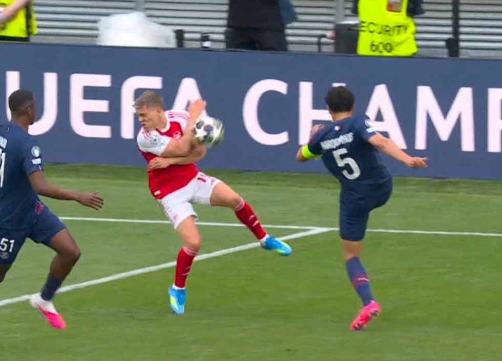 DrizzFIFA's tweet photo. ��We got cheated by the referee”.

This combined with 20% possession is glorious karma. https://t.co/ertE9svT4J