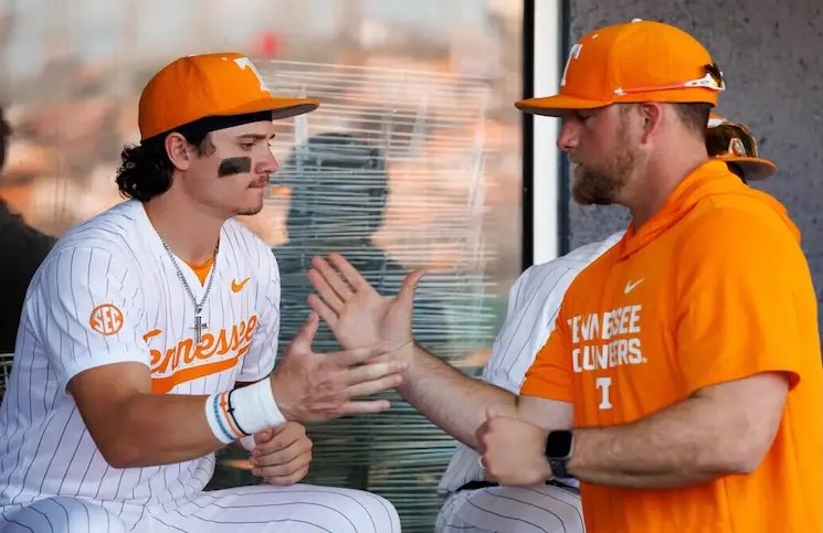 SullenSerf's tweet photo. 156 Hits, 32 Home Runs, 132 RBI’s

2 CWS, SEC Championship and a National Championship 

Waited his turn, didn’t transfer. Reese Chapman. Legend 🧡 https://t.co/2fNLBbW0uu