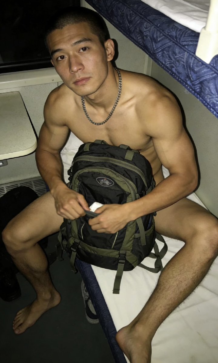 AtlasofAsianMen's tweet photo. Sleeper train https://t.co/vSfZrkVNoF