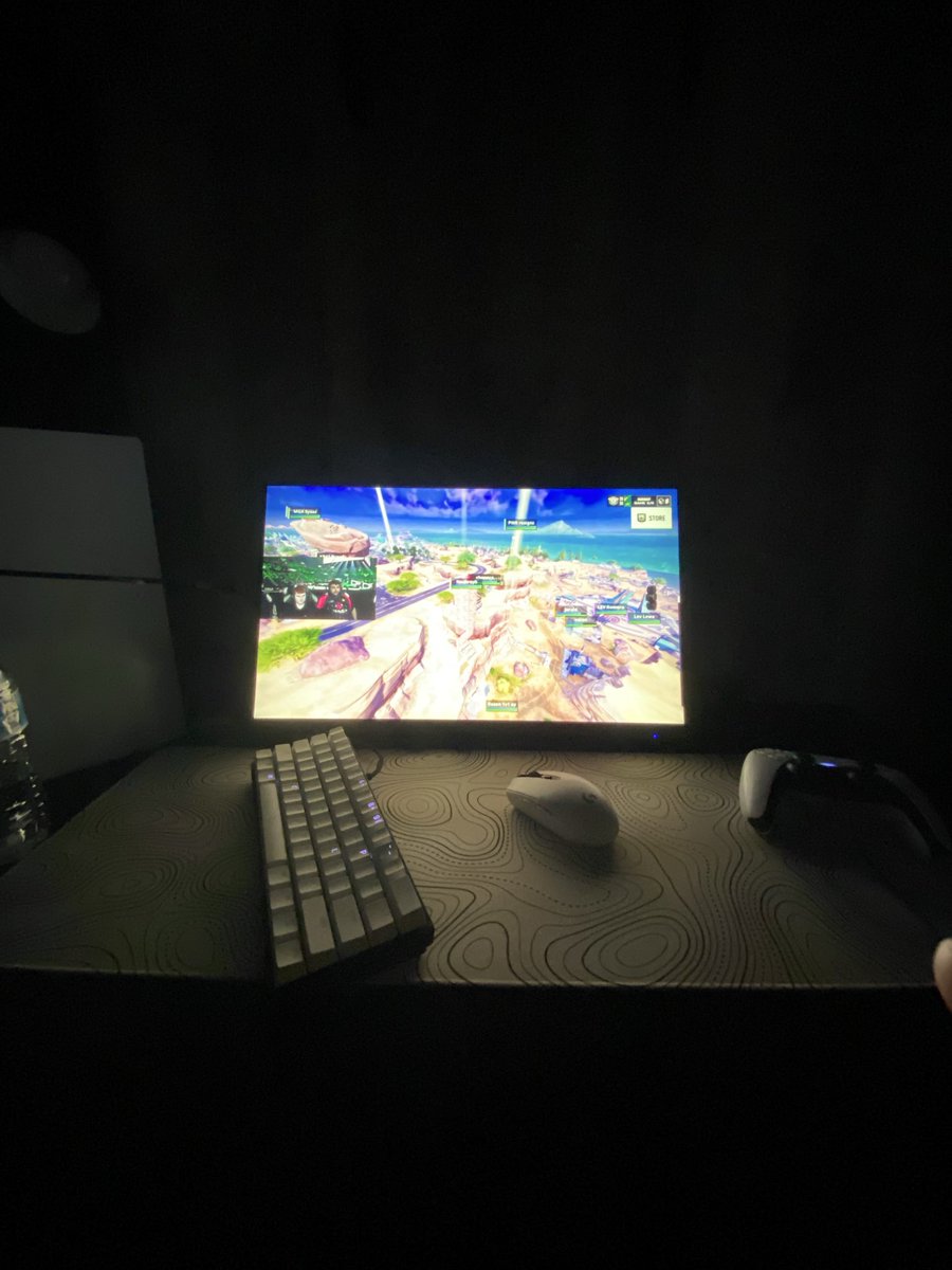 herofn30's tweet photo. I didn’t expect lowers to end like that.  @Clix @HiggsFortnite https://t.co/B0wyi923mX