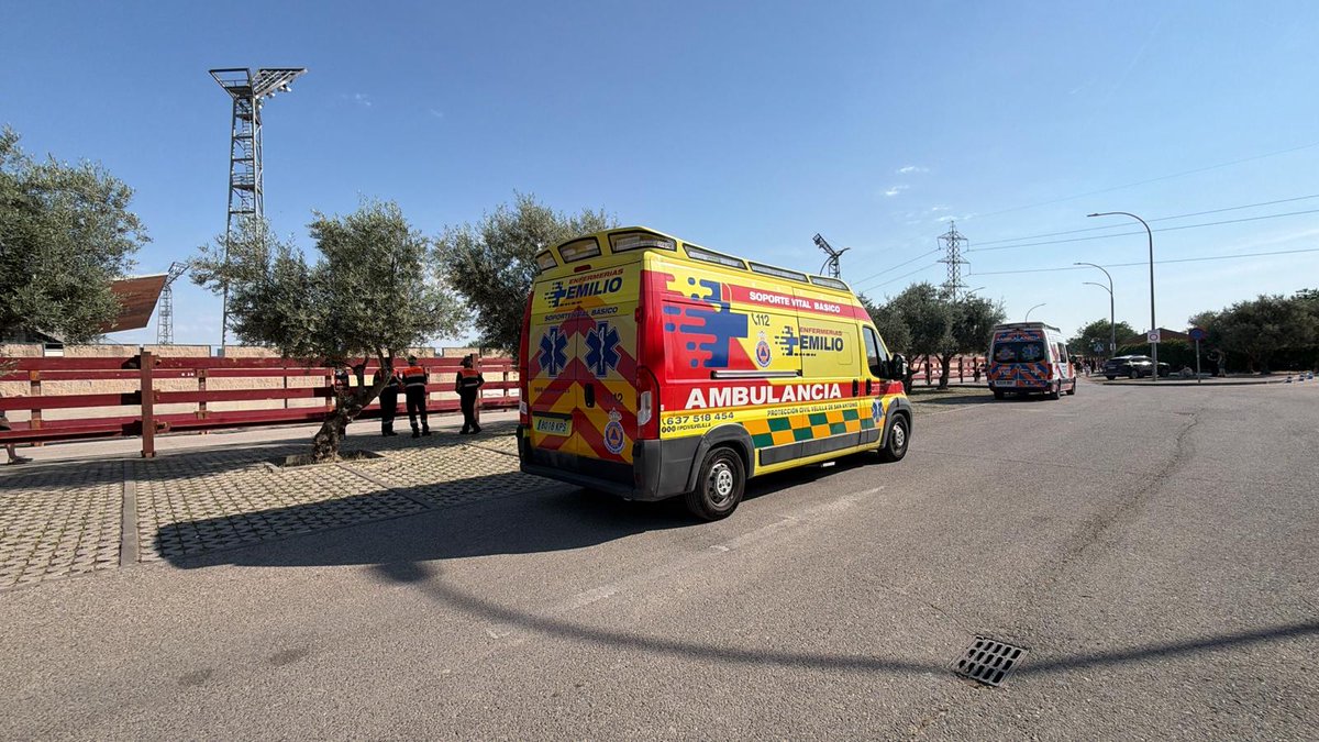 PCivilVelilla's tweet photo. Esta mañana hemos colaborado con los compañeros de @PCivil_SFH en el primer #Encierro  #FiestasSanfer2026
Al finalizar hemos continuado OPERATIVOS en nuestra localidad. https://t.co/9OvA9FWE4j