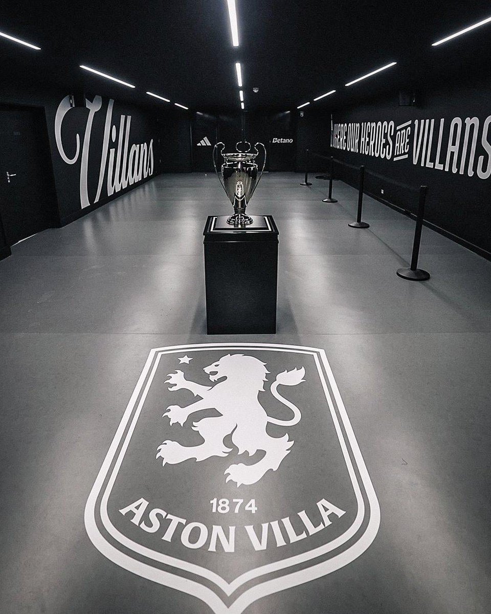 TheSimcoeVillan's tweet photo. @Arsenal You can have a peek at ours if you want next time you’re around…rumour has it there’ll be another trophy to check out too 😏👀 https://t.co/jafFd53vCm