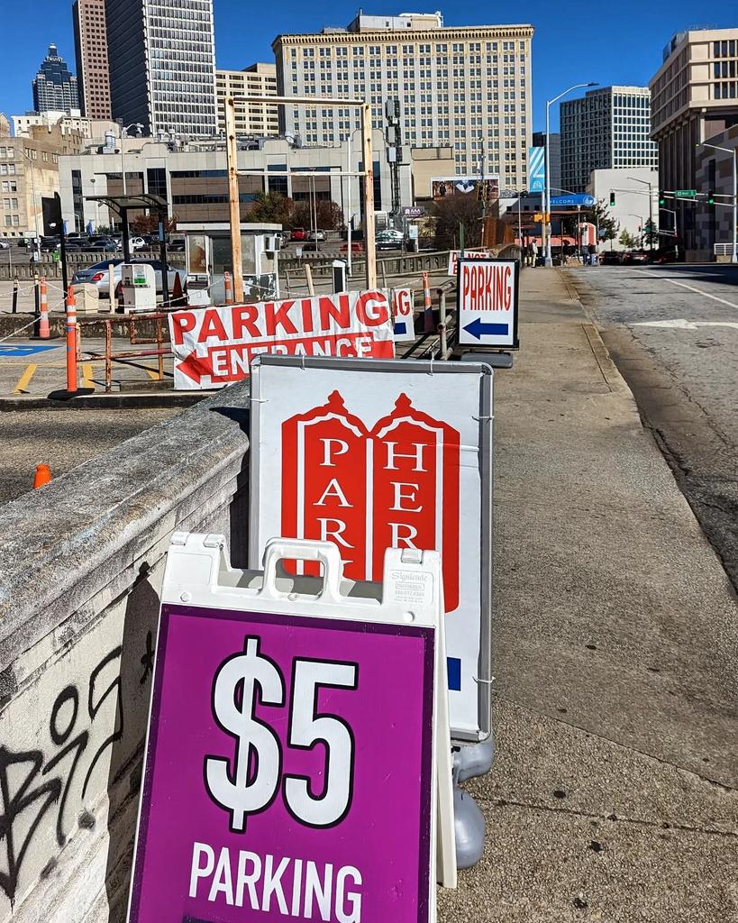 atlurbanist's tweet photo. "I don't understand why Downtown Atlanta doesn't get more foot traffic for businesses..." https://t.co/jELoByHSdL