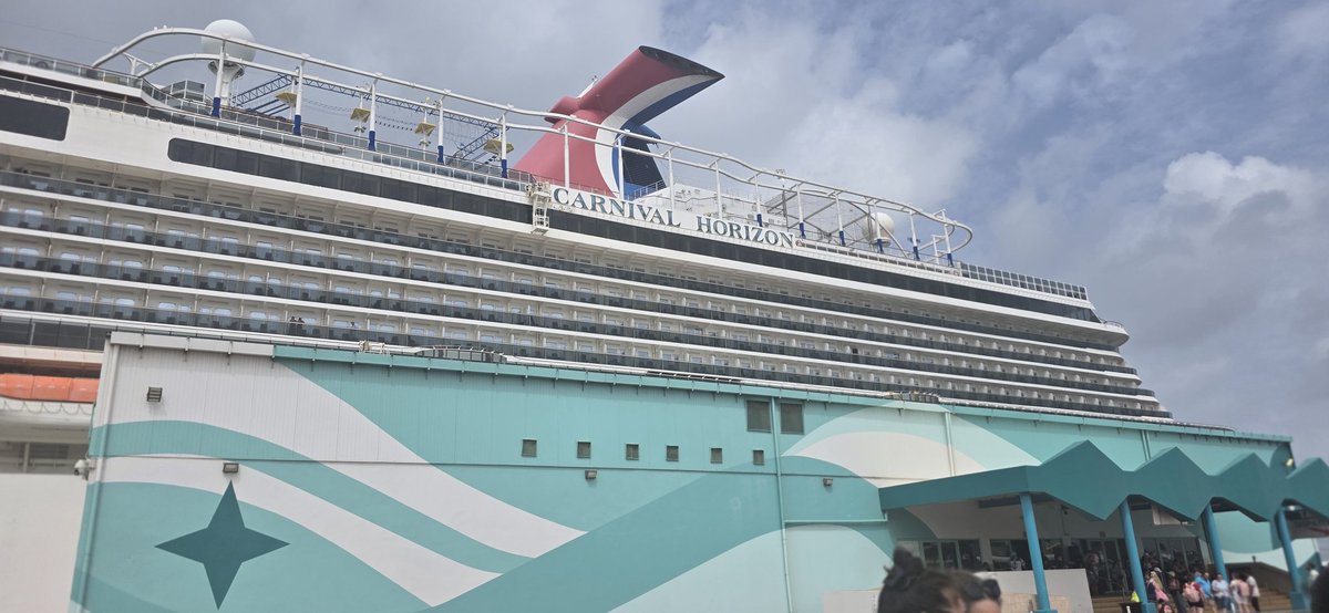 Babybear180's tweet photo. carnival horizon https://t.co/rwTXfZBvbe