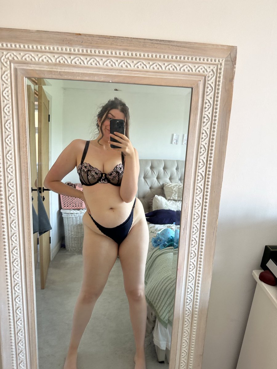 Amy tweet media
