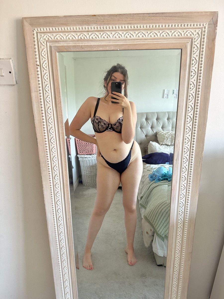 Amy tweet media
