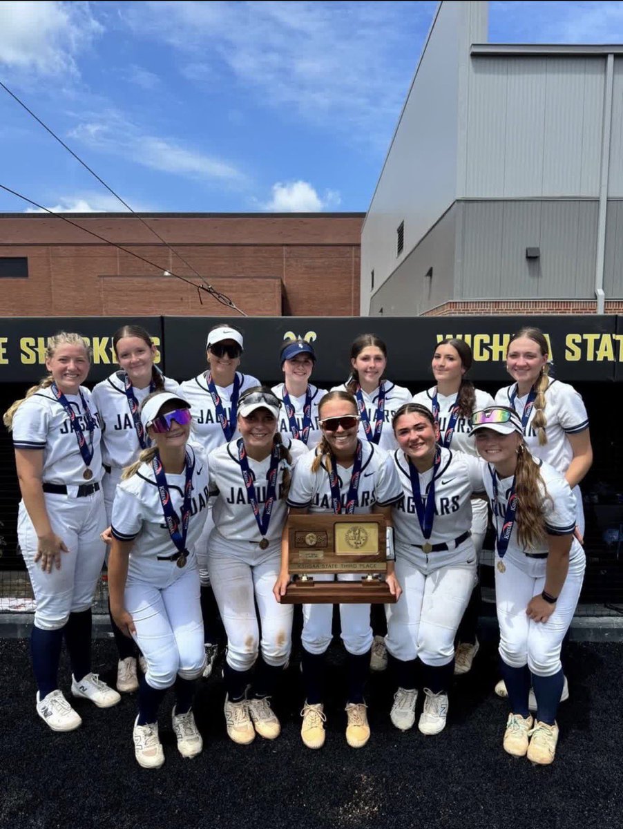 FaithPitte4275's tweet photo. Finished 3rd in state for softball, then ran over to highjump right after to place 6th! So thankful for all of the opportunities I have been given, and everyone who made being a multi sport athlete competing at two states possible! 
@MVJagSoftball @ejonesrockchalk 
@IggyByrn https://t.co/fcU9K9eTmt