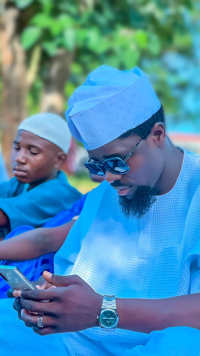 thecutedebe's tweet photo. Eid Mubarak ✨️ https://t.co/9rzHJoSLdD