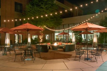 WellsworthHotel's tweet photo. Don't let a rainy Saturday keep you away.☔ We may not be out in the courtyard, however, our kitchen is ready to do the cooking for you tonight. Join us in Shades Lounge for drinks, appetizers and a full menu.  #Wellsworth #Hotel #Southbridge #Shades #Lounge https://t.co/IFqkhllXjv