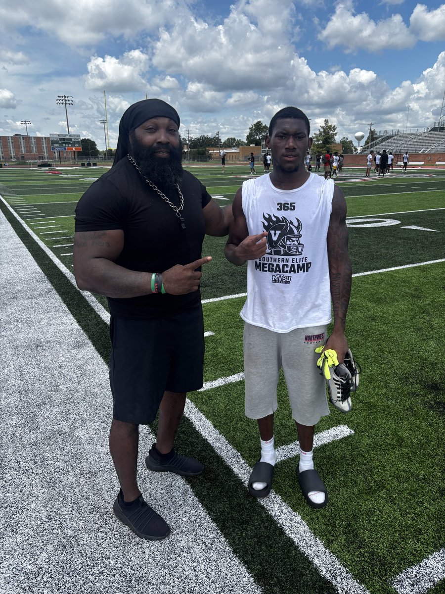 Djay_Lee1's tweet photo. Some clips from MVSU Mega Camp‼️Still hungry looking for  a Home‼️
1 Year of Juco eligibility left https://t.co/IFr010h7io