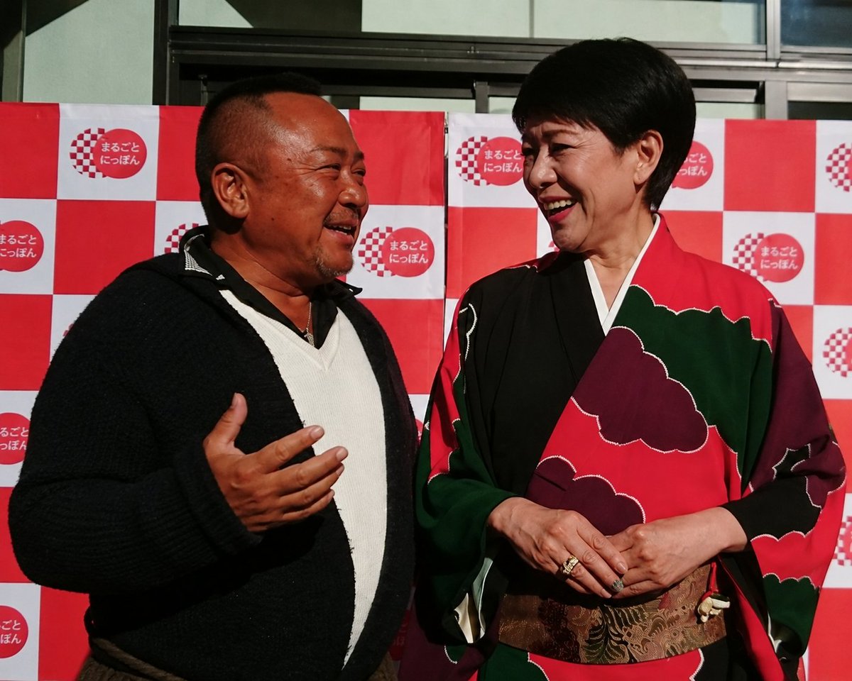 jordankaoru's tweet photo. 11年前の美川憲一さん。浅草で店をしてたころ。薫ちゃんアンタ太り過ぎよ！って姐さんは今バーキンソンと闘ってます。今の自分の歳がこの頃の美川姐さん。お互いにまだ頑張んないと！ https://t.co/VhltJLsrgl