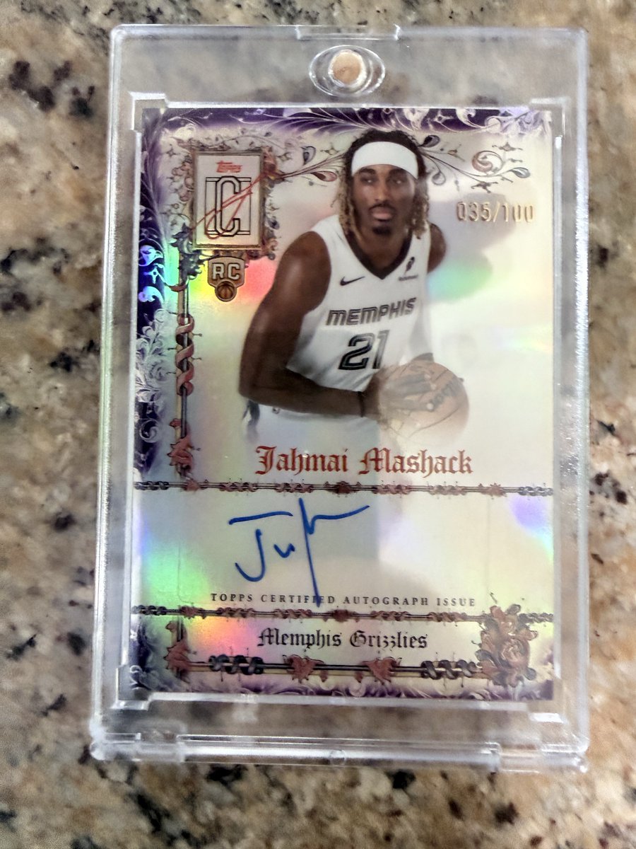 SimpleJack's tweet photo. While waiting for my Topps signature Football Hobby boxes to release figured I would check out some Topps NBA signature to see what the set might look like. Top hits from two Blaster Boxes this Morning. Not too shabby…

If my NFl signature  hobbies are half as good as these NBA signature   blasters, I would be happy. 

@CardPurchaser