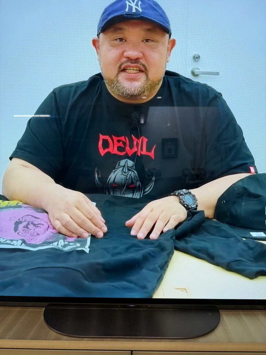 yude_shimada's tweet photo. おおっ丸山ゴンザレスさんが 悪魔将軍のTシャツを着てらっしゃる 嬉しいな😃😃 https://t.co/8LCPfnWdYU