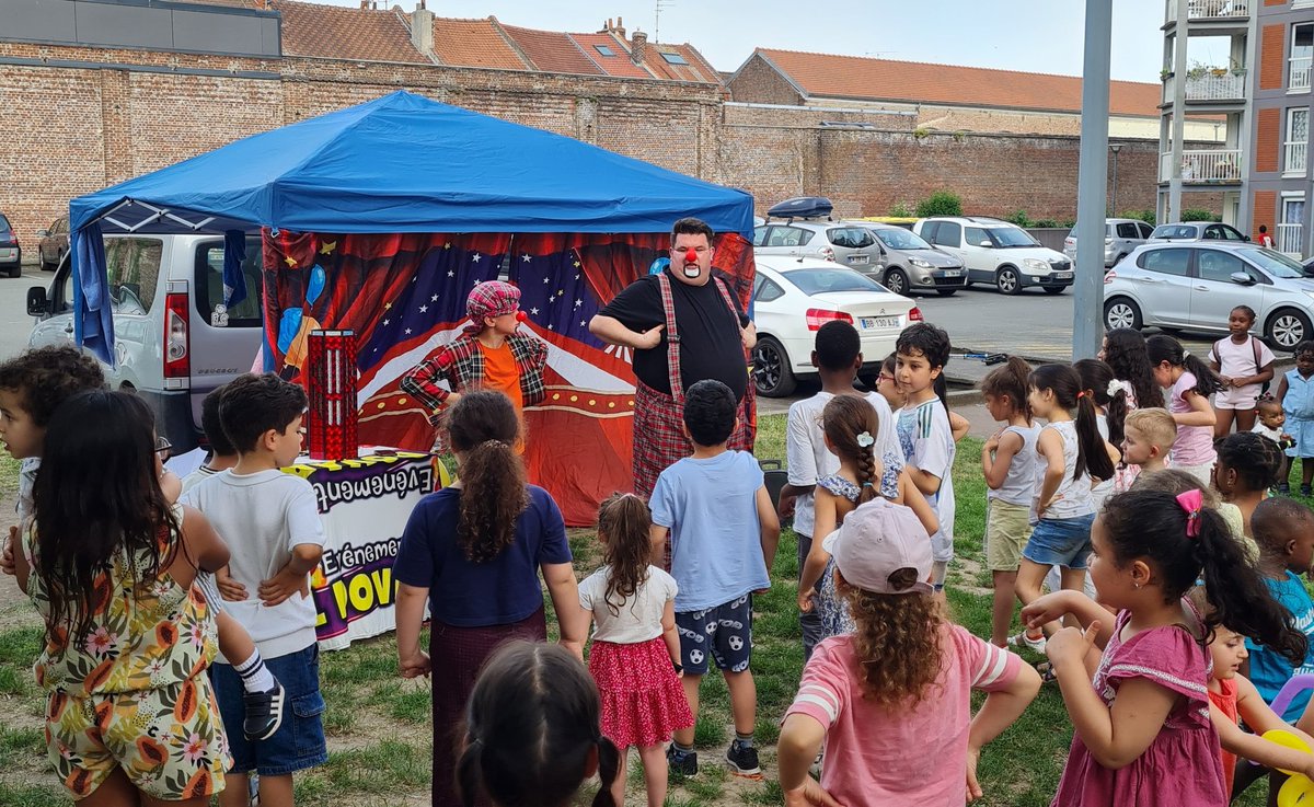 c_morell's tweet photo. Très sympathique fête des voisins hier soir à #SaintMauricePellevoisin à  la résidence du Lion d'Or, autour d'un spectacle de clowns qui a réuni toutes les générations. Merci aux Amis du Lion d'Or pour l'organisation de l'événement. https://t.co/rryVwXLRcD