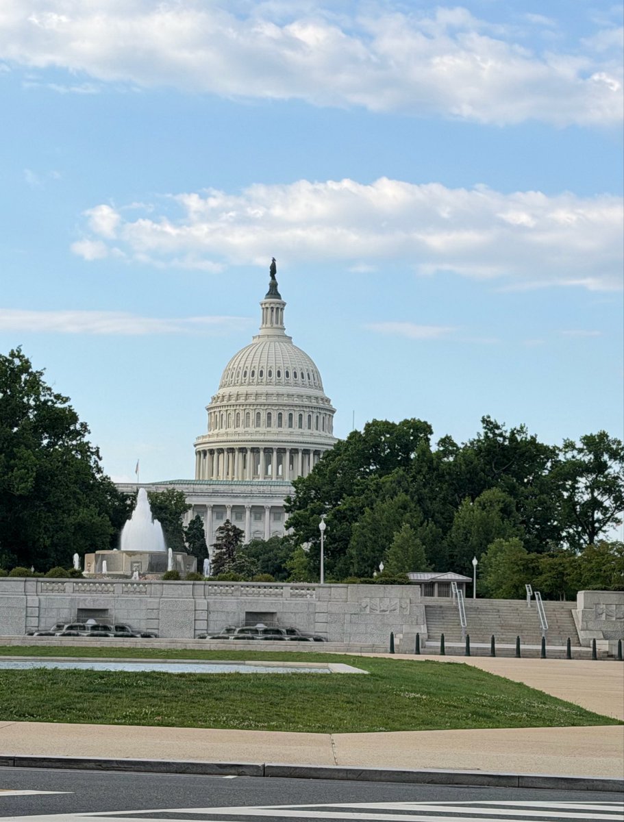 LAlupusLady's tweet photo. Celebrating #LupusAwarenessMonth when you are going to be advocating with @ACRheum representing the “patient voice” on Capitol Hill is fun.

Grateful to @ACRheum and @LADAOrg for the honor to share my experiences living with Rheumatic Diseases with members of Congress. https://t.co/ijSTZ1QEih