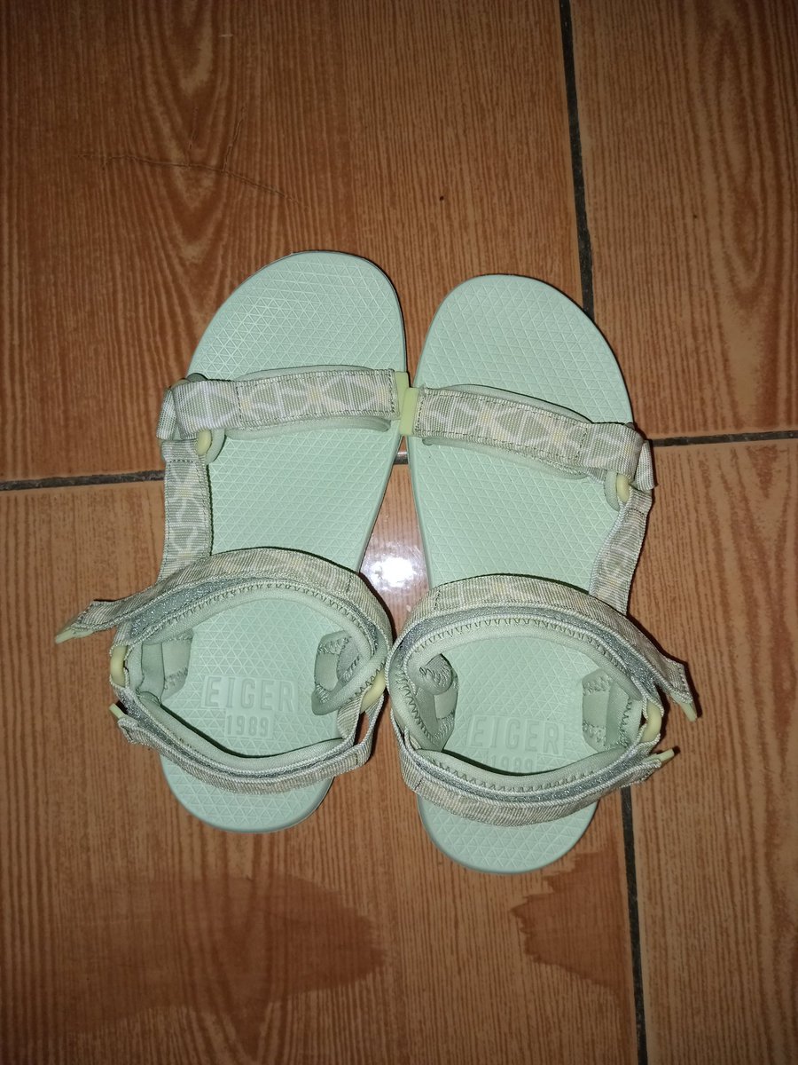 JustFelina's tweet photo. Dijual Eiger women - Sandal roll strap 2.0

Masih baru belum pernah dipakai.
Size: 36
Warna: Light Green
Brand: Eiger

Harga: 250k (free ongkir area jabodetabek) https://t.co/nntaFqTJUY