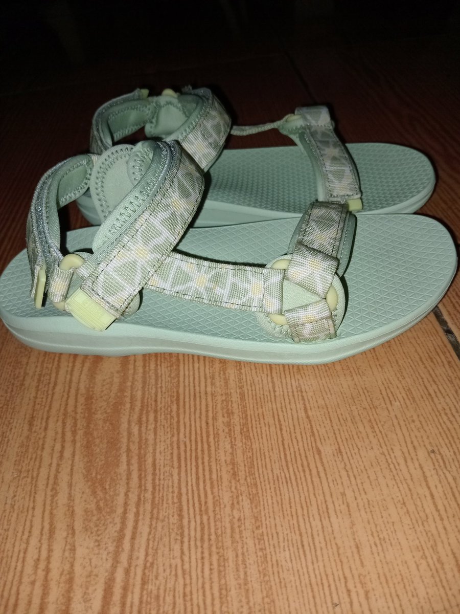 JustFelina's tweet photo. Dijual Eiger women - Sandal roll strap 2.0

Masih baru belum pernah dipakai.
Size: 36
Warna: Light Green
Brand: Eiger

Harga: 250k (free ongkir area jabodetabek) https://t.co/nntaFqTJUY