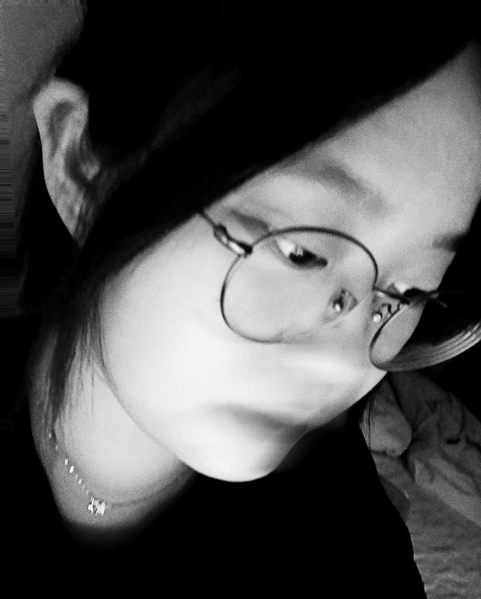 石くん (이시) tweet media