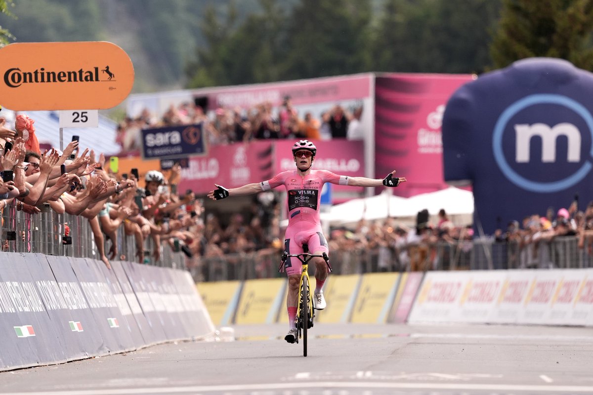 albertoroa's tweet photo. 🚴‍♂️ Crónica de la penúltima etapa del #GirodItalia, en la que Vingegaard se ha exhibido para lograr su quinto triunfo parcial, Gall y Hindley han certificado su podio y Ciccone ha ganado la clasificación de la montaña. 

✍️ https://t.co/7GOPUkDq9p

#ciclismo https://t.co/7NlyQQ2L5x