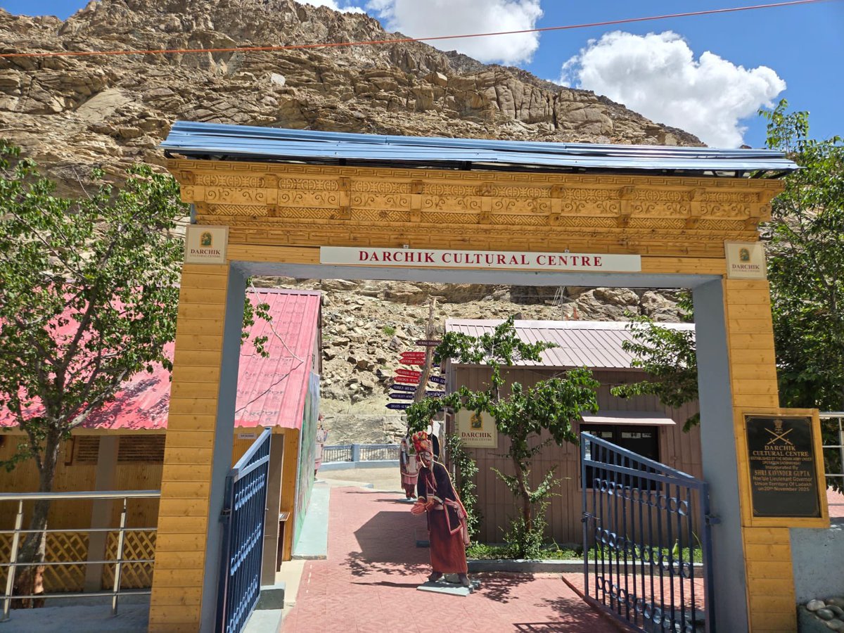 gdc_drass's tweet photo. Sociology &amp; Polity Dept. @gdc_drass organised 1 day Exposure cum Study tour on socio-political alliances to Aryan Valley. Interactions, musuem visits, ICDS centre functioning were key features.
@lg_ladakh @ashishkundra @LadakhSecretary @ULadakh @imteeaz_kacho https://t.co/rDE5T4yNAD