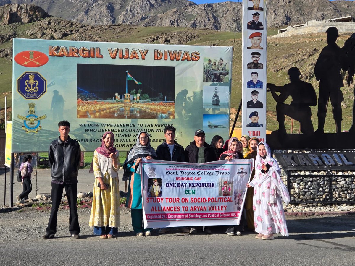 gdc_drass's tweet photo. Sociology &amp; Polity Dept. @gdc_drass organised 1 day Exposure cum Study tour on socio-political alliances to Aryan Valley. Interactions, musuem visits, ICDS centre functioning were key features.
@lg_ladakh @ashishkundra @LadakhSecretary @ULadakh @imteeaz_kacho https://t.co/rDE5T4yNAD
