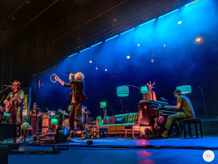 HubDenver's tweet photo. The Head and the Heart 15-Year Anniversary Tour https://t.co/WmIbnFi3Zj via @HubDenver  @RedRocksCO @DebSchaeferPics @headandtheheart https://t.co/jNgscNKH2y