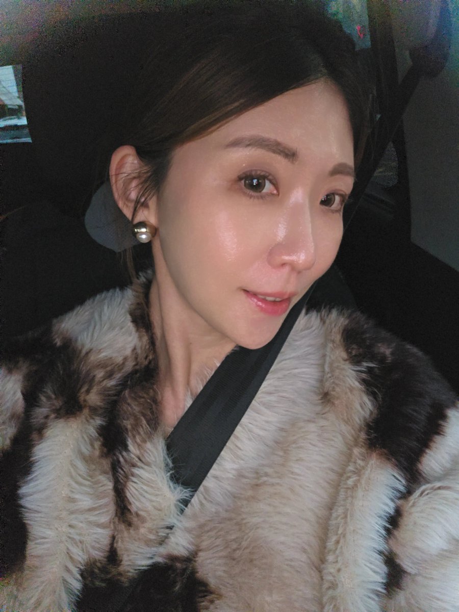 mn15511's tweet photo. 如果一個40歲的女  
長得像30歲的 
還有市場嗎？ https://t.co/mFfYRlg6OT