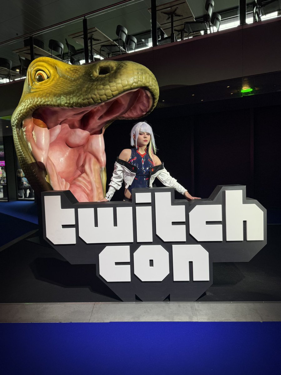kdnaii's tweet photo. Thanks for today! Come by tomorrow at Rotterdam square 
#twitchcon #twitchconeu #cosplay #cyberpunkedgerunners @TwitchCon https://t.co/M3Vs56bvBx