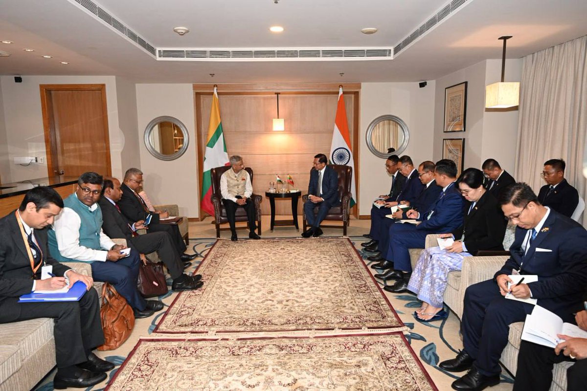 MayWongST's tweet photo. Junta chief turned #Myanmar President #MinAungHlaing is on his 1st overseas official trip to #India since he assumed post in April. He met Indian foreign minister @DrSJaishankar in #NewDelhi where he has been welcomed as President. He'll also meet PM Modi  https://t.co/hojvuY7ltJ https://t.co/BHZrdfZAeX
