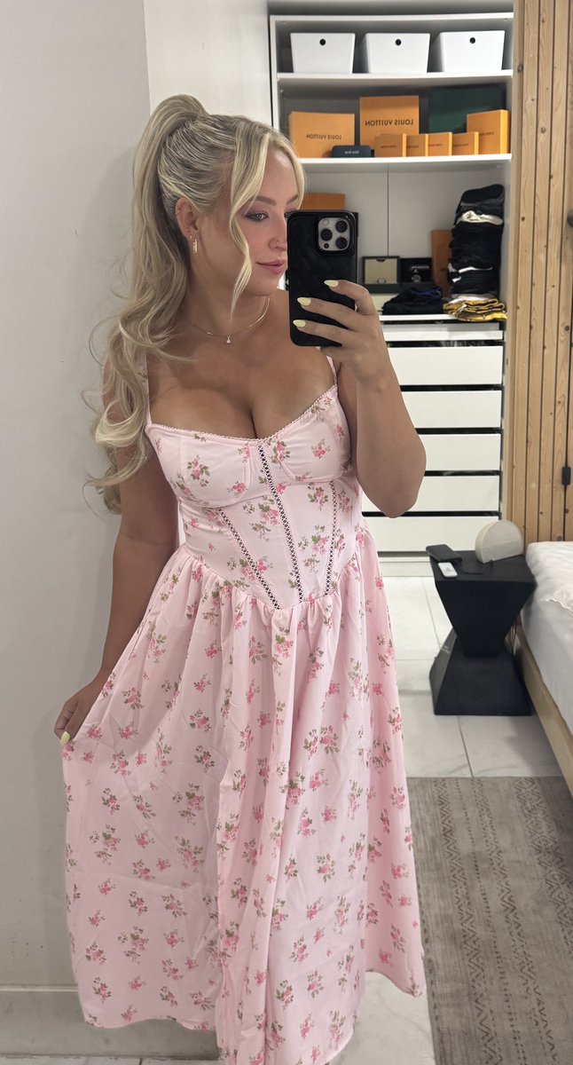brooklynnmilly's tweet photo. looking for my Prince Charming 👑 https://t.co/vcDTmwyfR5