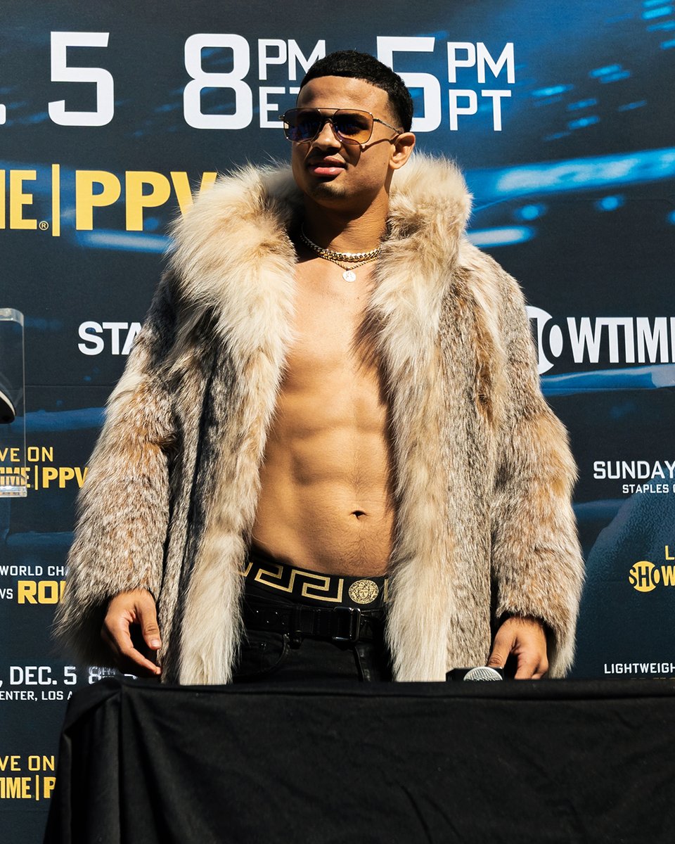 premierboxing's tweet photo. Throwback to when @SignUp4KOs became his own drip. 💎 https://t.co/ndg1zIryWw