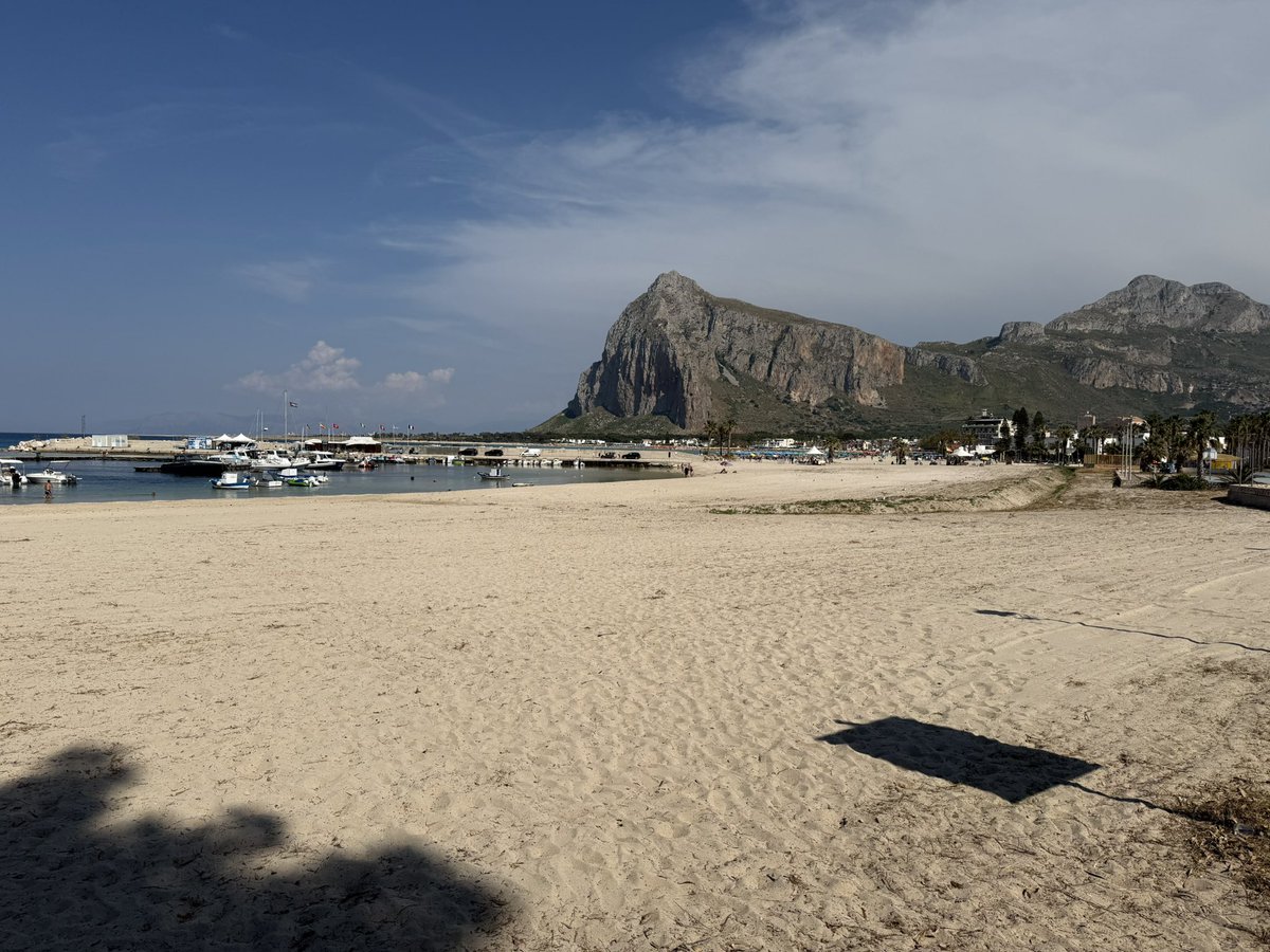FabioFigurella's tweet photo. This is my office this afternoon in San Vito Lo Capo - Sicily meeting #padipeople ! I ❤️ my Job #gogogo 💪🔝👏👏👏 @PADI https://t.co/LDF2RM2Z2Y