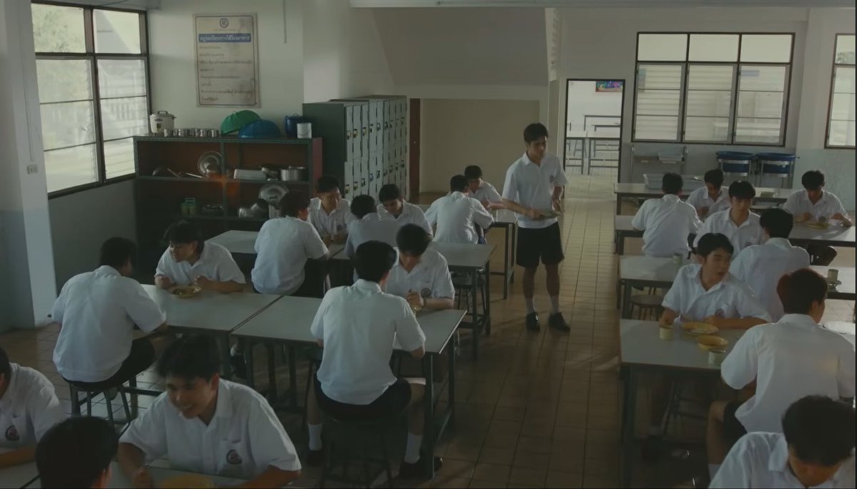 gemiieyy's tweet photo. im ugly crying during this scene ☹️☹️ the way everyone treat him like that and he ended up eating alone at the corner. my barth i will protect you from everything :(♡

#TicketToHeavenEP1 https://t.co/MEkwlh55Ut