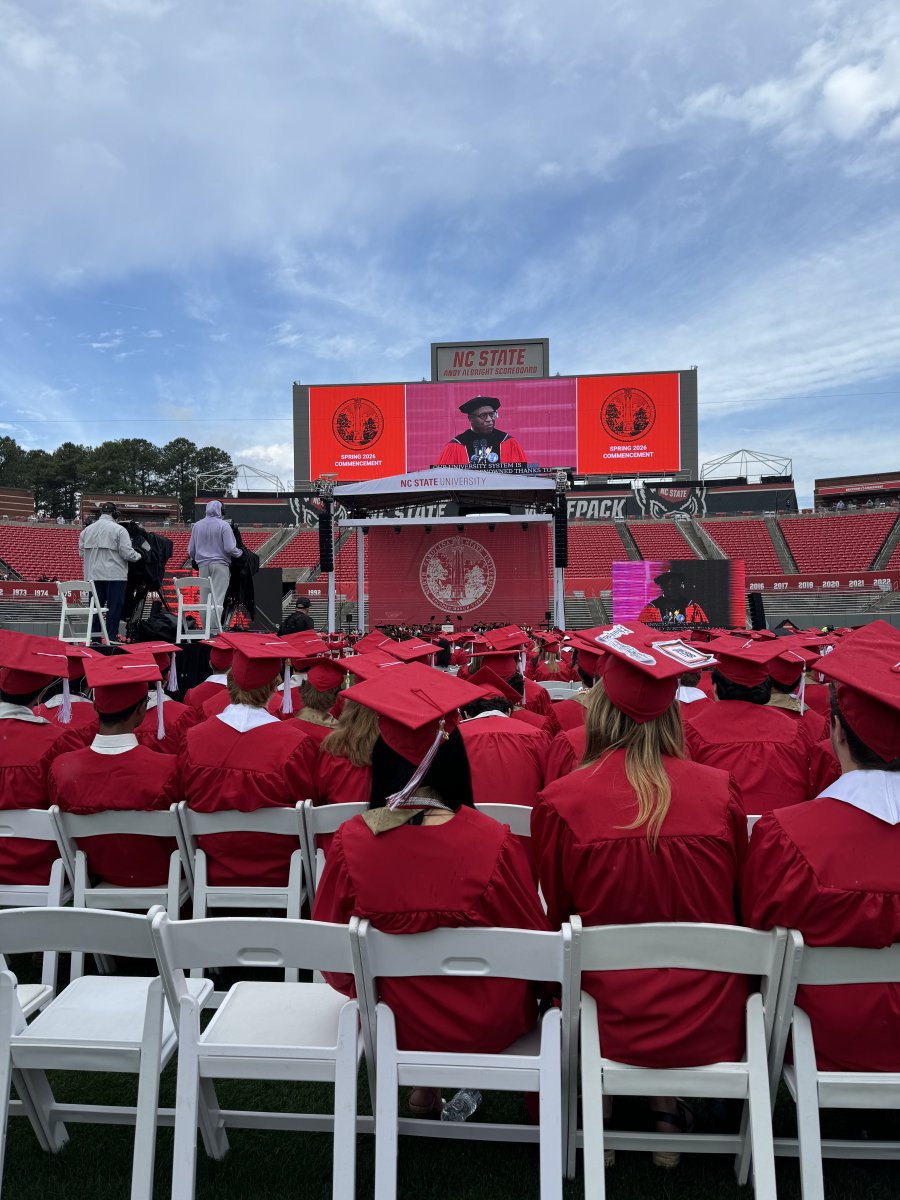 NCStateSciences's tweet photo. Still thinking about commencement weekend β€οΈπ #NCState26 https://t.co/QFgfayZplB