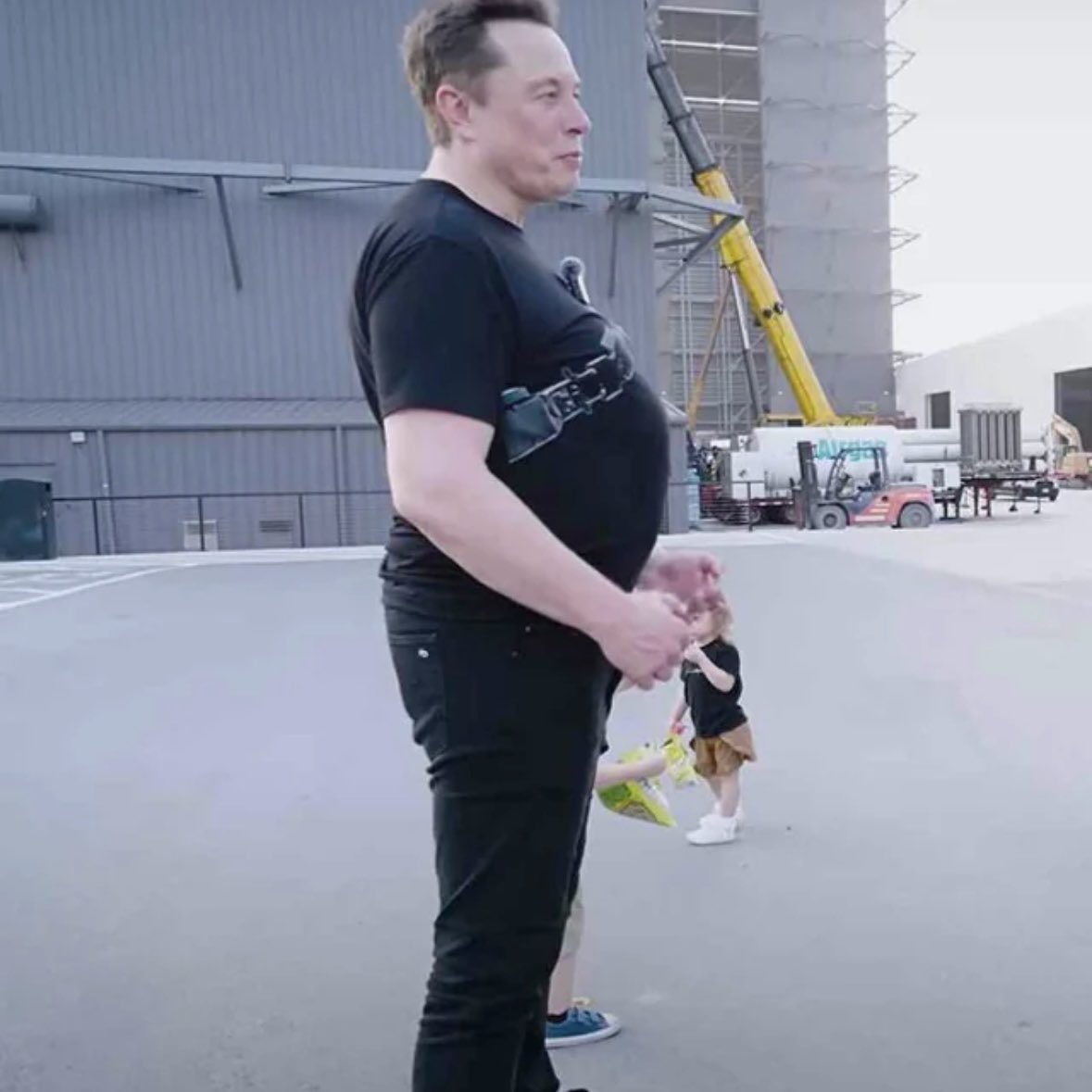 vwguideYH's tweet photo. @teslaownersSV These are the real photos https://t.co/3rmM8ZuaVG