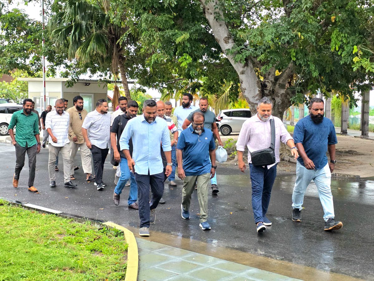 Gadhdhoo_rado's tweet photo. 📍ހިތަދޫ އުތުރު ދާއިރާ ބައި-އިލެކްޝަން

   ކޮންގްރެސް ޕާޓީގެ  ކެންޑިޑޭޓް އަހުމަދު ސަޢިދު (ސޮޑާ) ގެ ކެމްޕެއިންއަށް އައްޑޫސިޓީއަށް ކުރެއްވި ދަތުރުފުޅަށްފަހު ޕާޓީގެ ލީޑާރޝިޕްގެ ބޭފުޅުން މާލެ ފުރާވަޑައިގަތުން

@AbdhullahRafiu
@Shiyamaldives
@MPMohdIsmail
#VotePNC 
#AsluMeeha 
#Dhivehingeraajje
#HithadhooUthuru