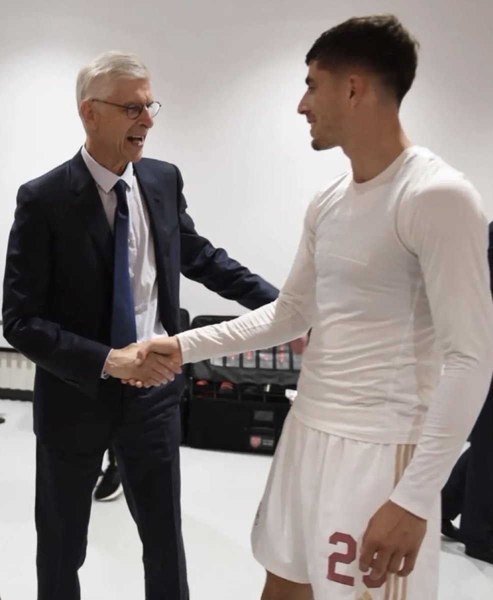 ArsenalN7's tweet photo. Arsène Wenger truly blessed Kai Havertz 🤝 https://t.co/yyGEnKa81D
