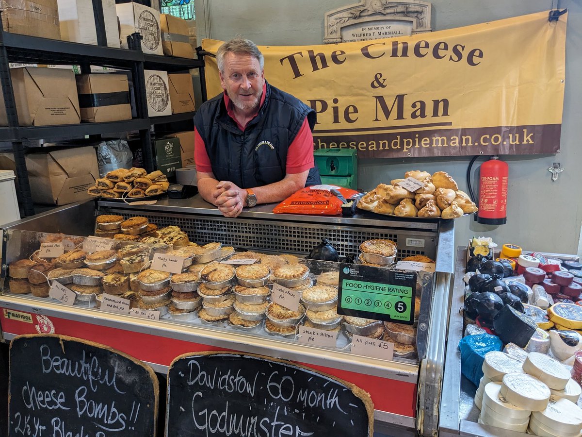colCAMRA's tweet photo. We also have @CheeseAndPieMan inside, plus the usual selection of crisps, nuts, and other salty snacks...

#Colchester #BeerFestival #ColSAF #RealAle #RealCider https://t.co/cqkrLKB2DI