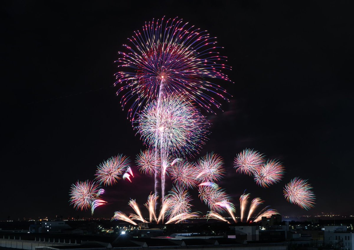 nightjackal's tweet photo. SBI舞花火

楽しみにしていた花火も終わってしまった
さて月の入りでも撮りに行きますかっ https://t.co/N6fhuOKbRO