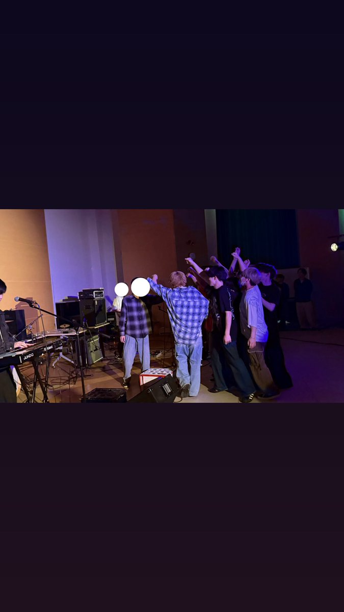 Medics_NUM's tweet photo. 【5月ライブがありました】
5月23,24日に大講義室で5月ライブを開催しました！今月も多くのバンドが出演し熱のこもった演奏で会場を盛り上げてくれました🔥ありがとうございました✨次のライブは7月4.5日になります。幹部交代も控えていますので、次回も素敵なライブになるよう、頑張っていきましょう https://t.co/Zi1FvLLE5y