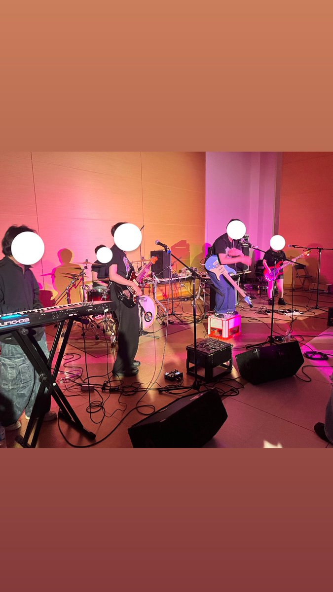 Medics_NUM's tweet photo. 【5月ライブがありました】
5月23,24日に大講義室で5月ライブを開催しました！今月も多くのバンドが出演し熱のこもった演奏で会場を盛り上げてくれました🔥ありがとうございました✨次のライブは7月4.5日になります。幹部交代も控えていますので、次回も素敵なライブになるよう、頑張っていきましょう https://t.co/Zi1FvLLE5y