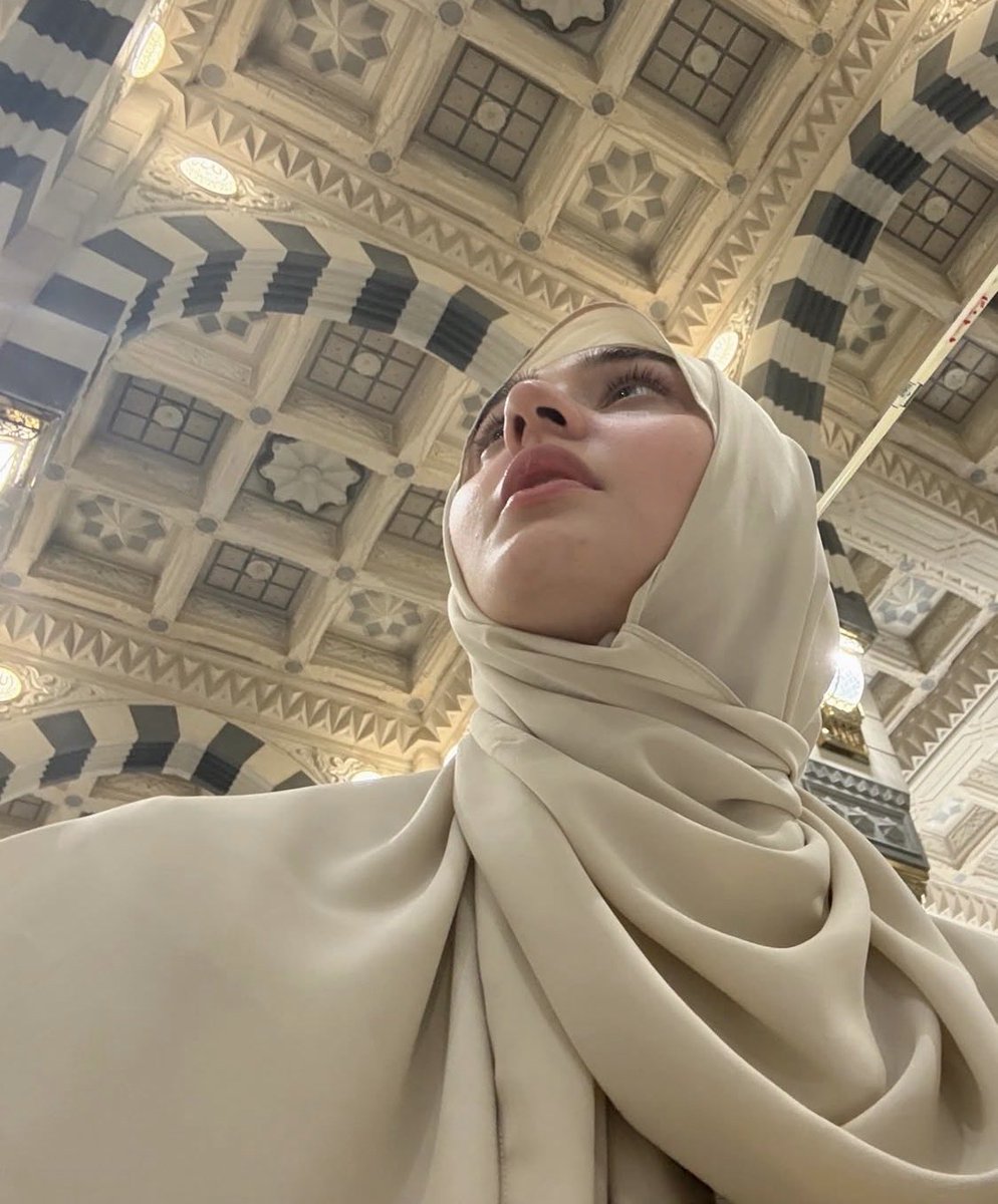 fatimabashir211's tweet photo. Last year Hania Aamir, this year Bilal Abbas and Durre Fishan.
I just love how these celebrities are performing Hajj at such a young age. We should encourage and appreciate people in the same way. ❤️✨ https://t.co/65I6IQdn8Y