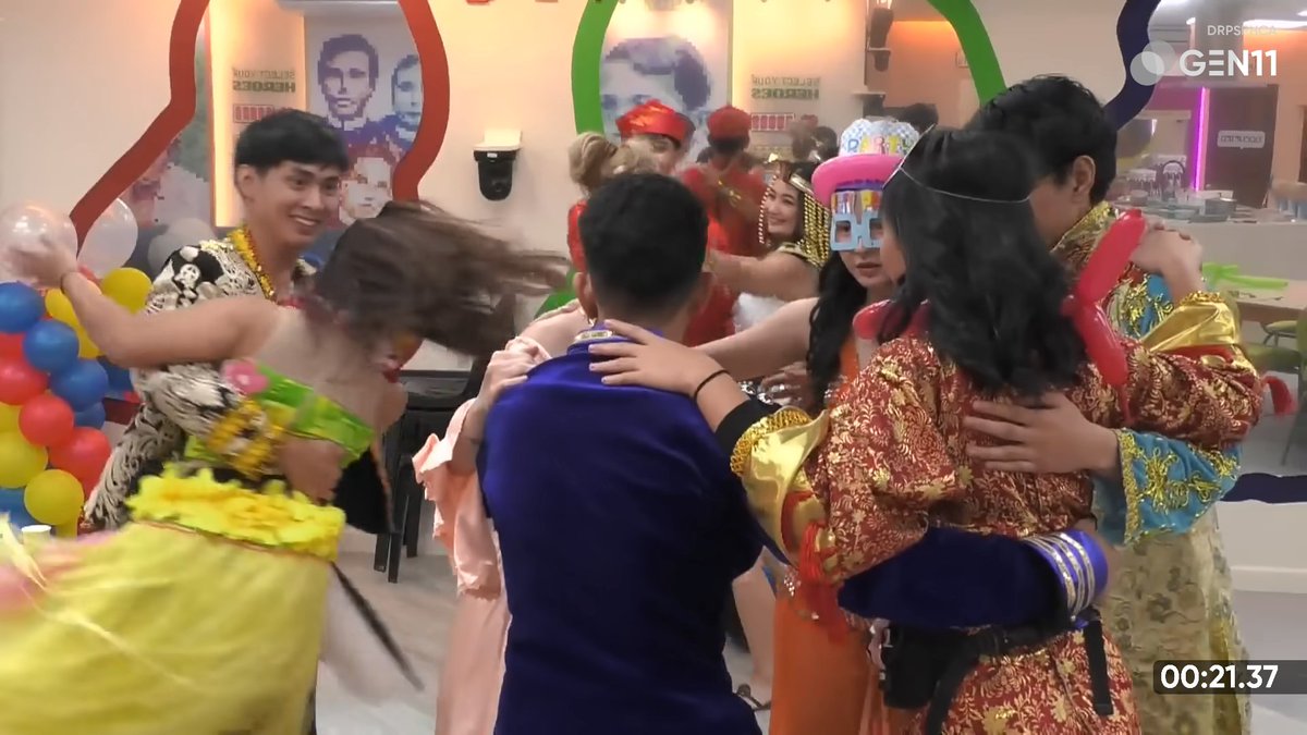 DRPSPHCA's tweet photo. #PBBGen11: Nakisama pa ang mga iba pang housemates sa sayawan! https://t.co/WiIVjX65yO