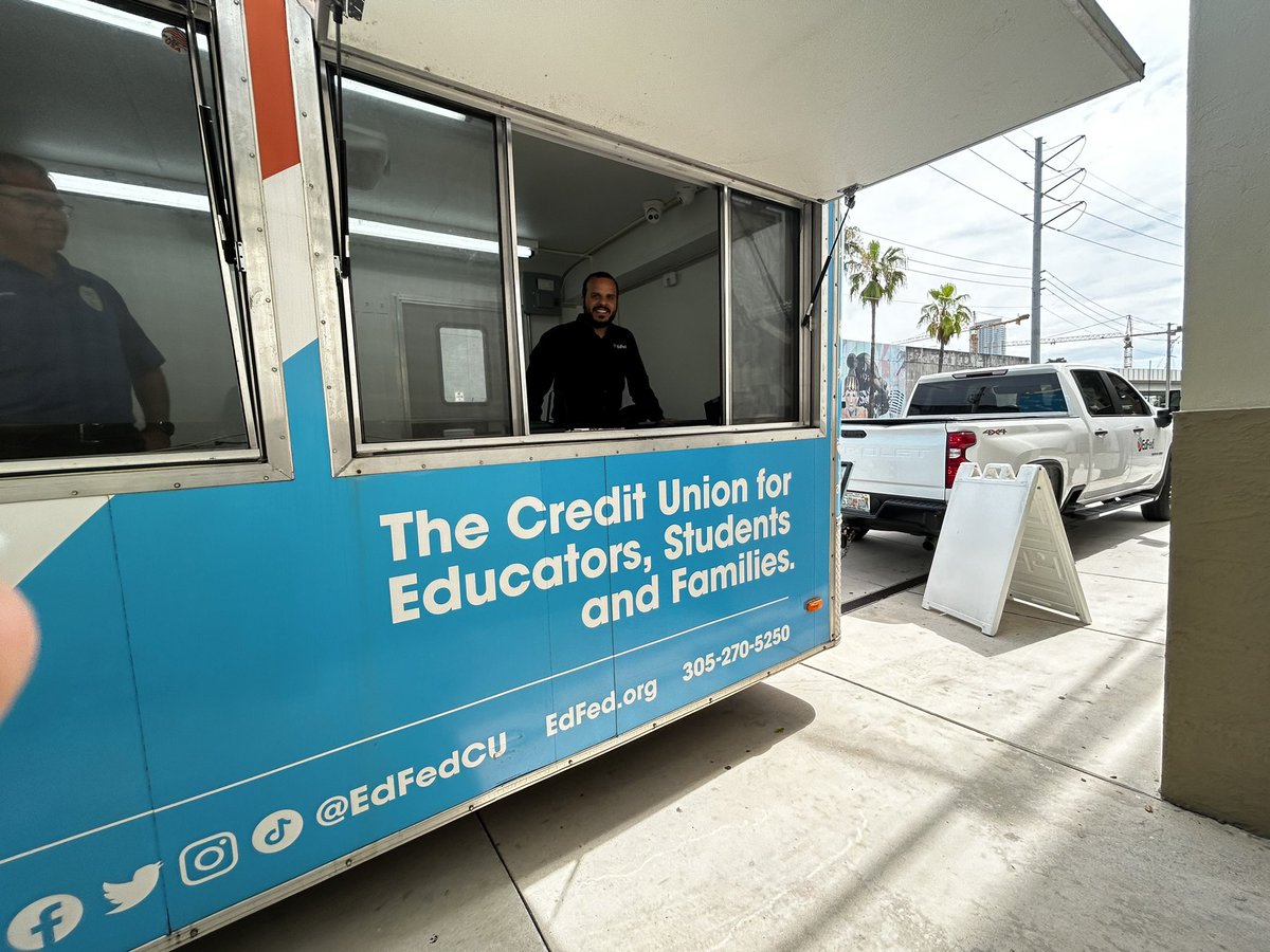 SuptDotres's tweet photo. Grateful to see our community come together today to support the bright futures of our students! I encourage our @MDCPS families to learn more about how Future Bound Miami provides our kindergarteners with a head start on saving for college and postsecondary success. Start building their dreams today: https://t.co/UDmtKq2W3D #YourBestChoiceMDCPS