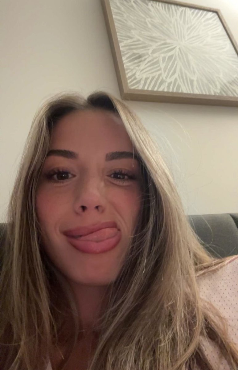 lilybabesx tweet media