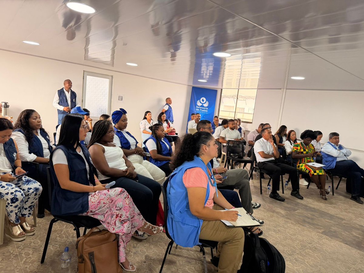 DefensoriaCol's tweet photo. En Tumaco, Nariño, realizamos la Rendición Pública de Cuentas correspondiente a la vigencia 2025, un espacio de diálogo participativo con lideresas, líderes, organizaciones sociales y ciudadanía del Pacífico nariñense.

Durante la jornada presentamos los avances en la promoción, protección y acceso a la defensa de los derechos humanos en los 12 municipios de esta subregión, fortaleciendo la participación ciudadana y el diálogo permanente con las comunidades.

De manera destacada, socializamos las nuevas estrategias de prevención de las violencias basadas en género con enfoque étnico, construidas junto con los pueblos indígenas del territorio para fortalecer la garantía de derechos y la respuesta institucional en la región.